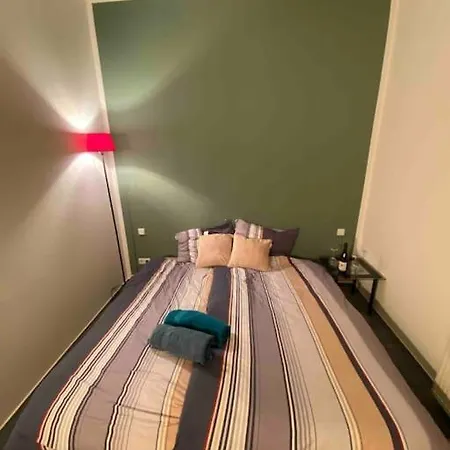 Schone Altbauwohnung Mit Grun In Ruhiger Lage Apartment Leipzig
